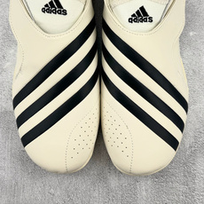 HD 平台订单 adidas × Pharrell Williams Vario Flat Earther 白黑 货号: HD 平台订单 adidas × Pharrell Williams Vario Flat Earther 白黑 货号:
