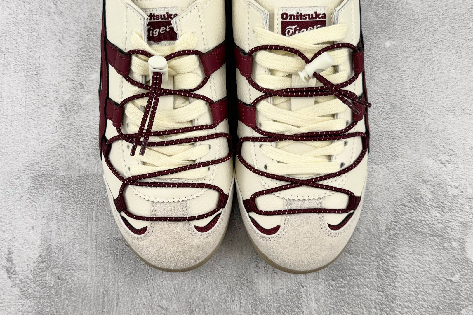 广版 Onitsuka Tiger鬼塚虎 MEXICO 66 VINY 米色/红色 货号:1183C577-201 尺 广版 Onitsuka Tiger鬼塚虎 MEXICO 66 VINY 米色/红色 货号:1183C577-201 尺