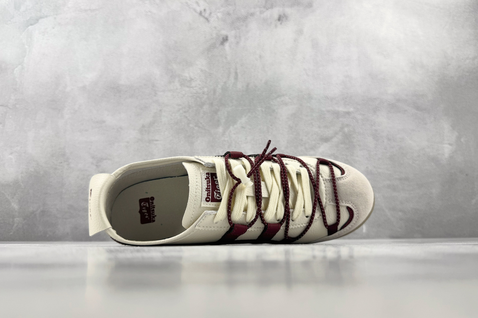 广版 Onitsuka Tiger鬼塚虎 MEXICO 66 VINY 米色/红色 货号:1183C577-201 尺 广版 Onitsuka Tiger鬼塚虎 MEXICO 66 VINY 米色/红色 货号:1183C577-201 尺