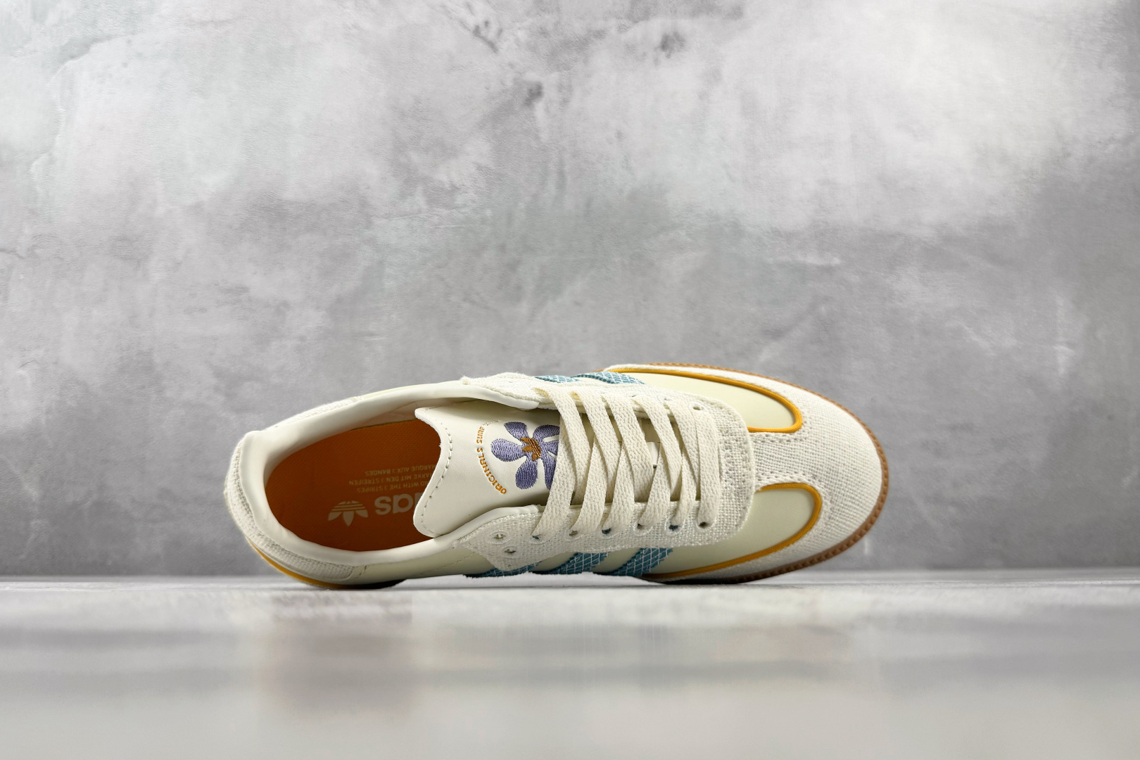 R版 出口订单 adidas originals SAMBA OG 米白蓝 货号:KH7837 尺码:35.5 36 3 R版 出口订单 adidas originals SAMBA OG 米白蓝 货号:KH7837 尺码:35.5 36 3