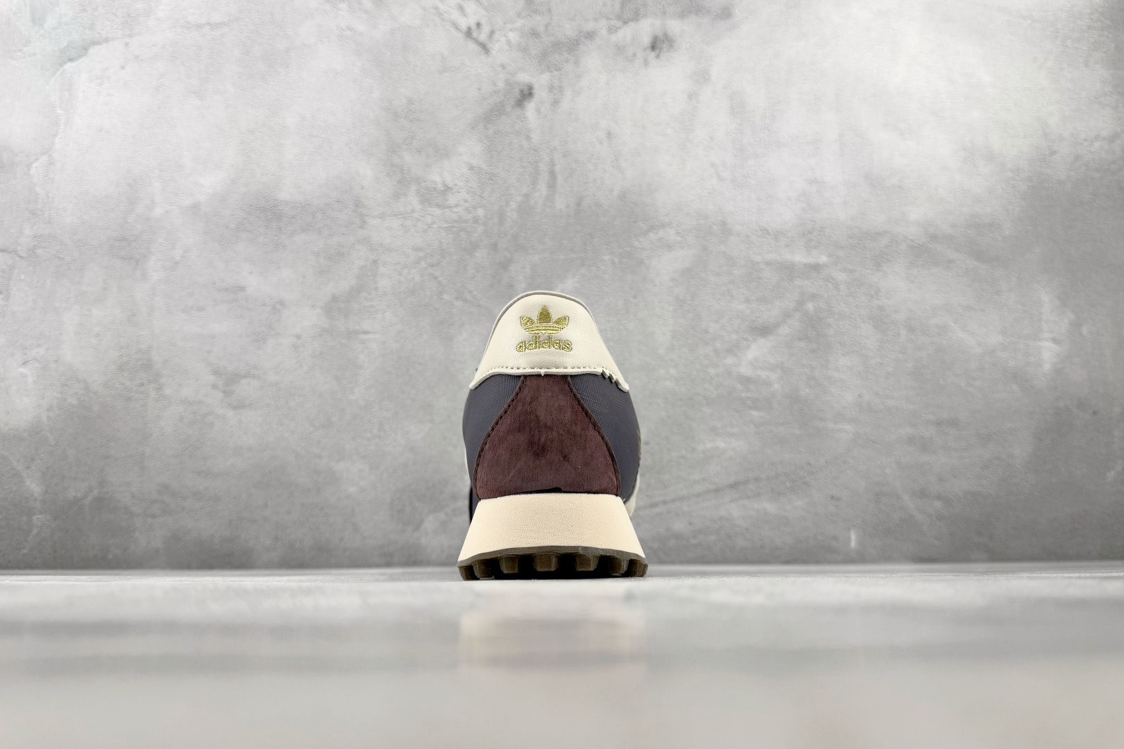 R 版出口订单 adidas originals × Whitaker GrouPBW RUN 酒红 货号:KK5016 R 版出口订单 adidas originals × Whitaker GrouPBW RUN 酒红 货号:KK5016