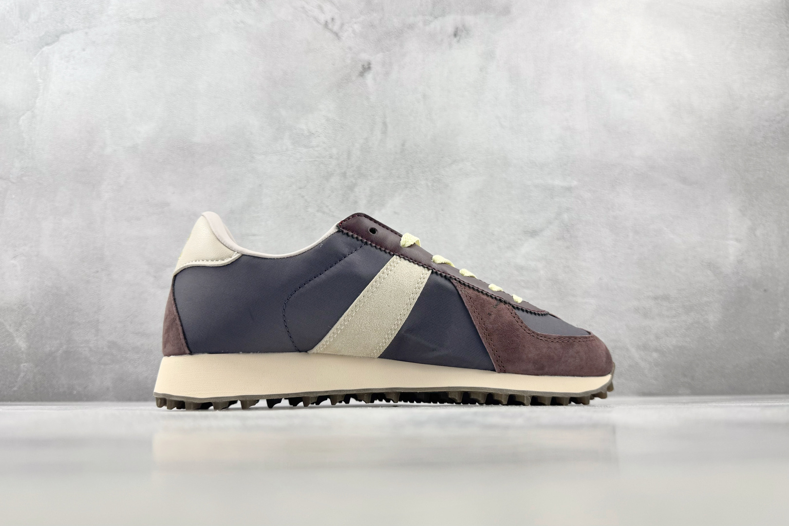R 版出口订单 adidas originals × Whitaker GrouPBW RUN 酒红 货号:KK5016 R 版出口订单 adidas originals × Whitaker GrouPBW RUN 酒红 货号:KK5016