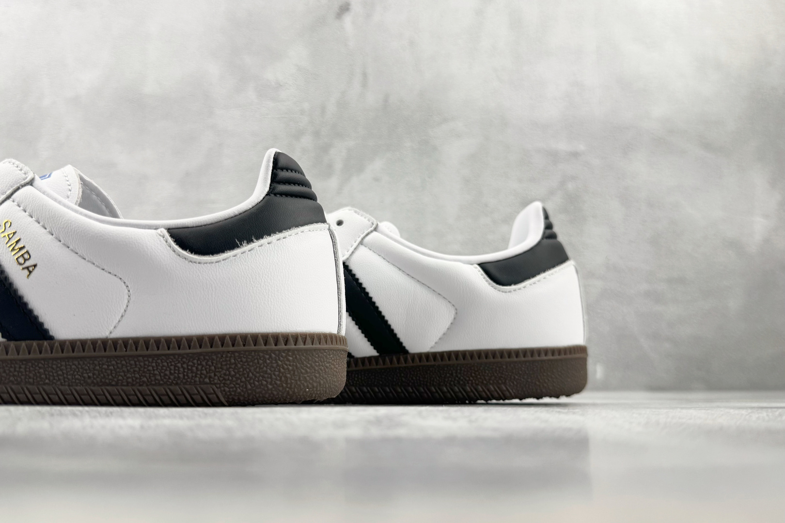 完美还原 正确版本 adidas originals SAMBA OG 黑白灰 货号：B75806 尺码：35.5 36