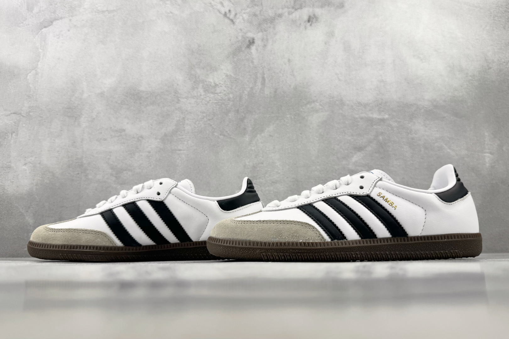 完美还原 正确版本 adidas originals SAMBA OG 黑白灰 货号：B75806 尺码：35.5 36