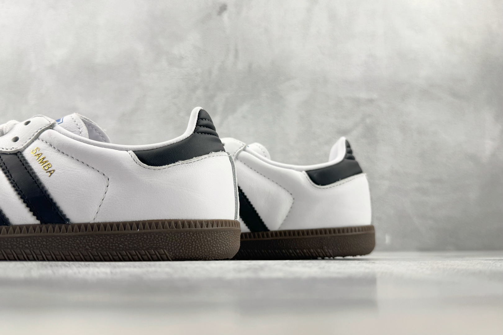 完美还原 正确版本 adidas originals SAMBA OG 黑白灰 货号：B75806 尺码：35.5 36