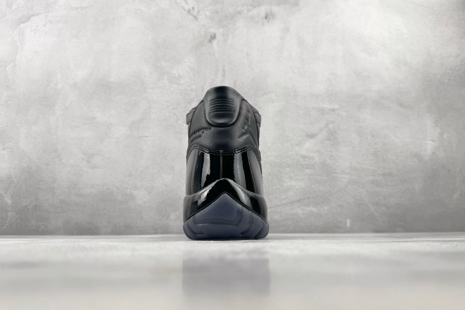 OG 顶级纯原 Comme des Garçons × Jordan Air Jordan 11 黑色 货号：IV763