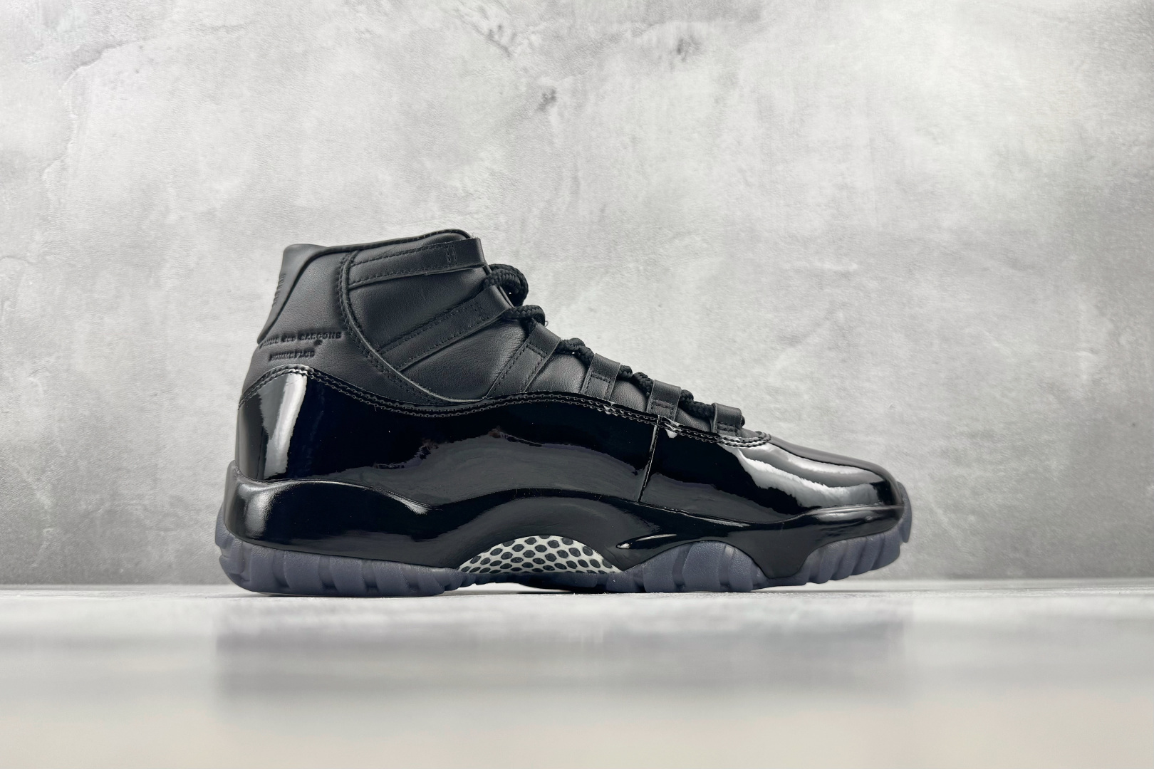 OG 顶级纯原 Comme des Garçons × Jordan Air Jordan 11 黑色 货号：IV763