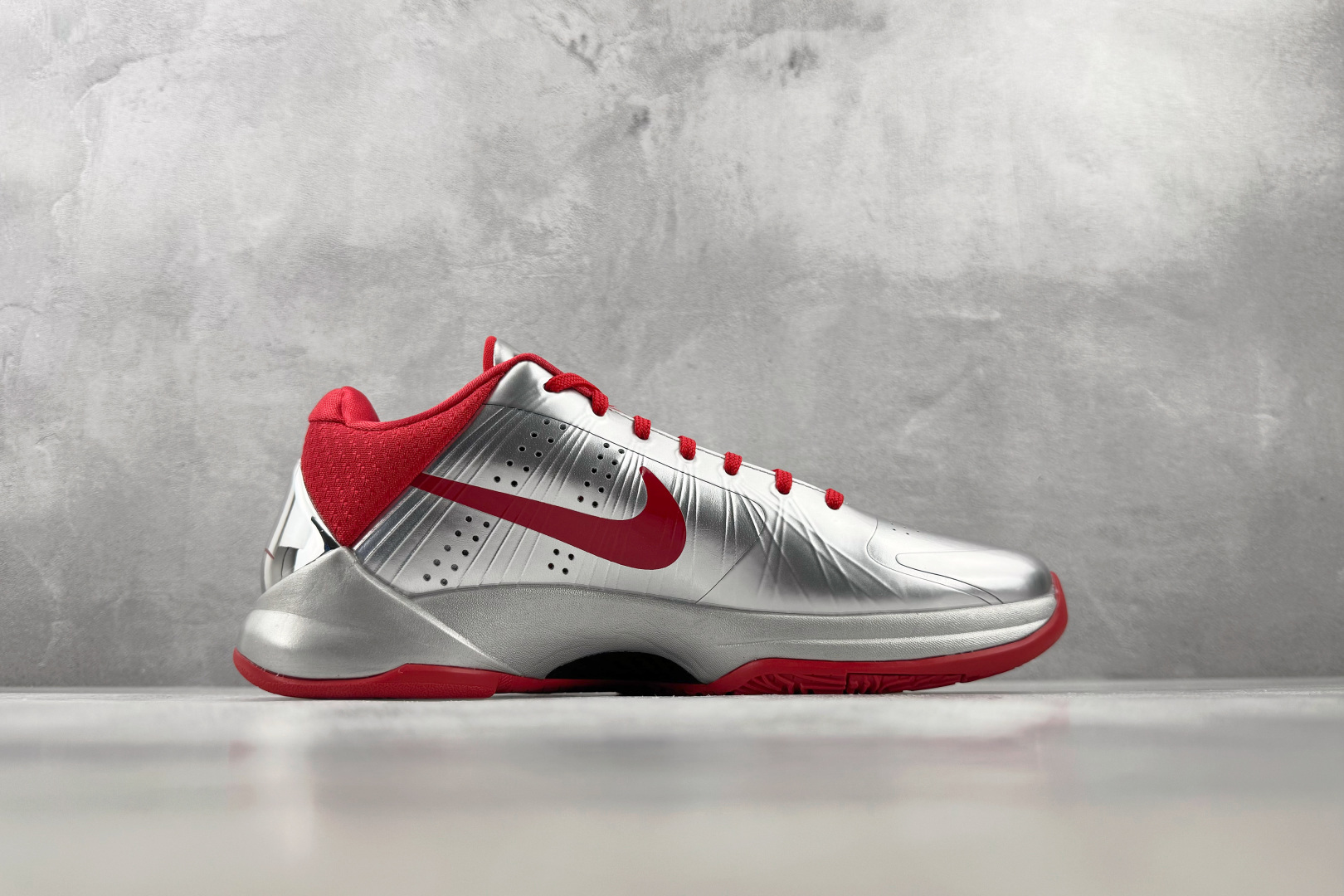 GX 顶级纯原 完美复刻 Nike × Caitlin Clark Zoom Kobe 5 Protro 银红 货号:I GX 顶级纯原 完美复刻 Nike × Caitlin Clark Zoom Kobe 5 Protro 银红 货号:I