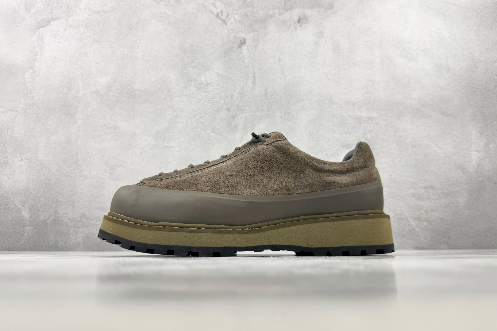 莞产 CRICLE CAGE 军绿 货号：ssm 尺码：39 40 41 42 43 44 45 