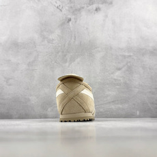 W 版 Onitsuka Tiger鬼塚虎 MEXICO 66 棕色 货号:1183C520-200 尺码:36 37 W 版 Onitsuka Tiger鬼塚虎 MEXICO 66 棕色 货号:1183C520-200 尺码:36 37