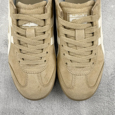 W 版 Onitsuka Tiger鬼塚虎 MEXICO 66 棕色 货号:1183C520-200 尺码:36 37 W 版 Onitsuka Tiger鬼塚虎 MEXICO 66 棕色 货号:1183C520-200 尺码:36 37