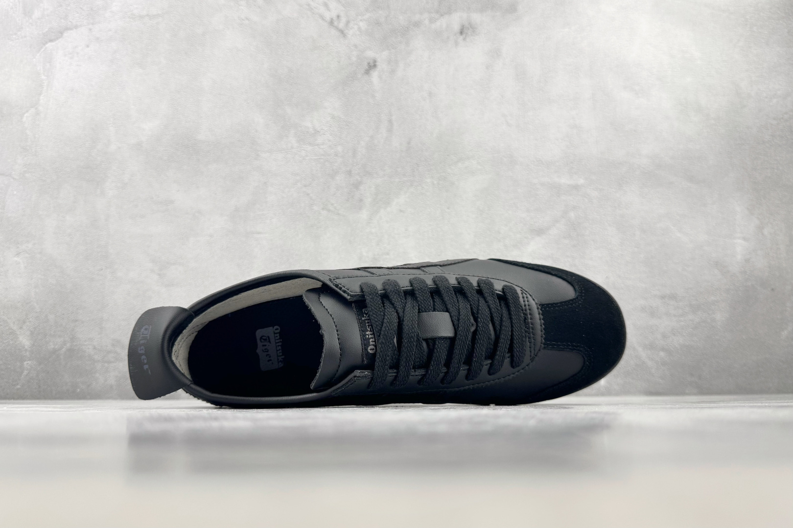 W 版 Onitsuka Tiger鬼塚虎 MEXICO 66 黑色 货号:1183C102-002 尺码:36 37 W 版 Onitsuka Tiger鬼塚虎 MEXICO 66 黑色 货号:1183C102-002 尺码:36 37