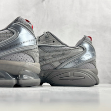ToP THOM BROWNE汤姆·布朗 × ASICS Gel-Kayano 14 联名款 中灰色 货号:1203B1 ToP THOM BROWNE汤姆·布朗 × ASICS Gel-Kayano 14 联名款 中灰色 货号:1203B1
