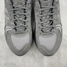 ToP THOM BROWNE汤姆·布朗 × ASICS Gel-Kayano 14 联名款 中灰色 货号:1203B1 ToP THOM BROWNE汤姆·布朗 × ASICS Gel-Kayano 14 联名款 中灰色 货号:1203B1