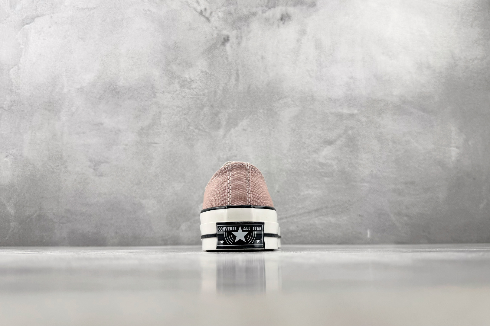 H版 Converse CHUCK 70 X 豆沙色 • 重磅帆布:采用12盎司高密度棉帆布,不易变形,透气性好 • 全 H版 Converse CHUCK 70 X 豆沙色 • 重磅帆布:采用12盎司高密度棉帆布,不易变形,透气性好 • 全