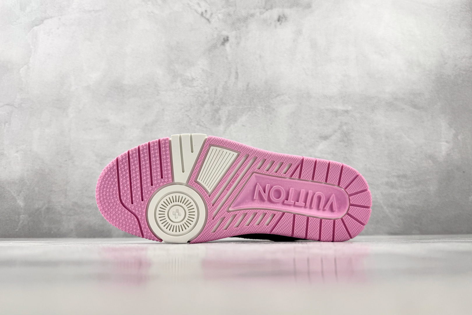 TX LOUIS VUITTON Trainer 牛仔粉 货号：1AIK0Q 尺码：36 37 38 39 40 