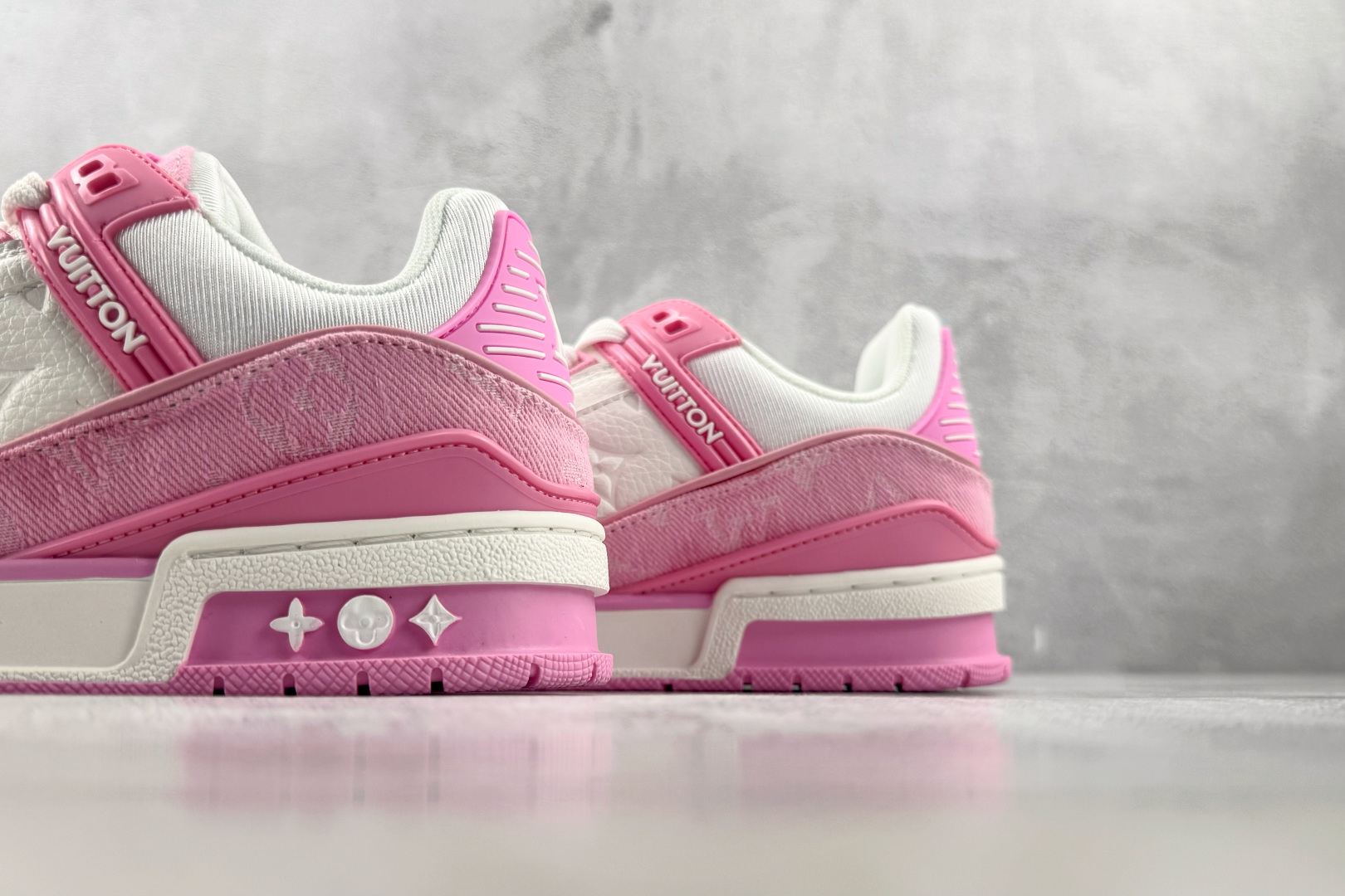TX LOUIS VUITTON Trainer 牛仔粉 货号：1AIK0Q 尺码：36 37 38 39 40 