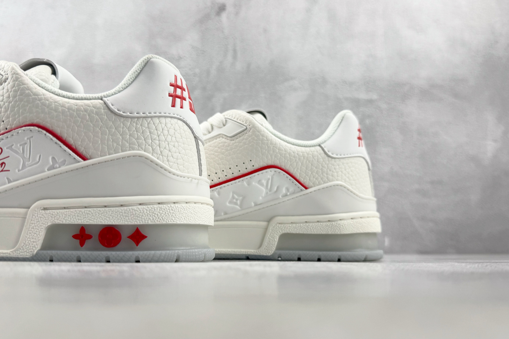TX LOUIS VUITTON Trainer 白红 货号：1AJX8J 尺码：36 37 38 39 40 41 4