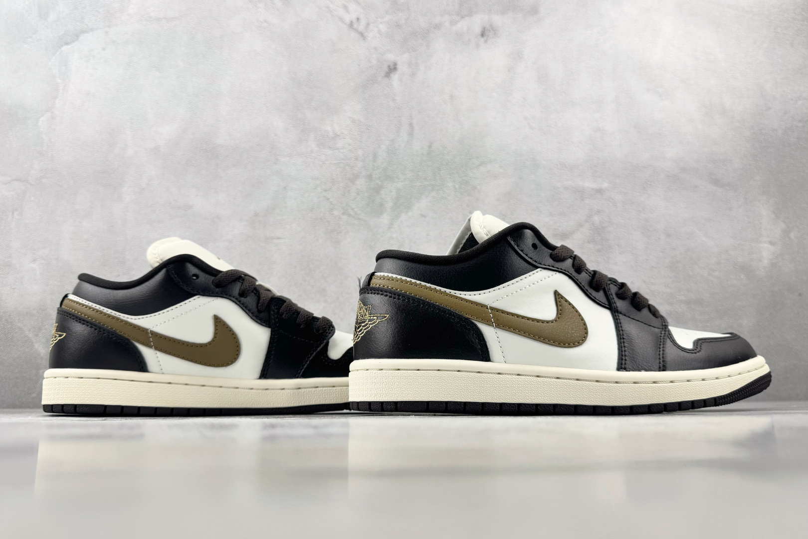 Mok Jordan Air Jordan 1 棕色 货号:DC0774-200 尺码:36 36.5 37.5 38 Mok Jordan Air Jordan 1 棕色 货号:DC0774-200 尺码:36 36.5 37.5 38