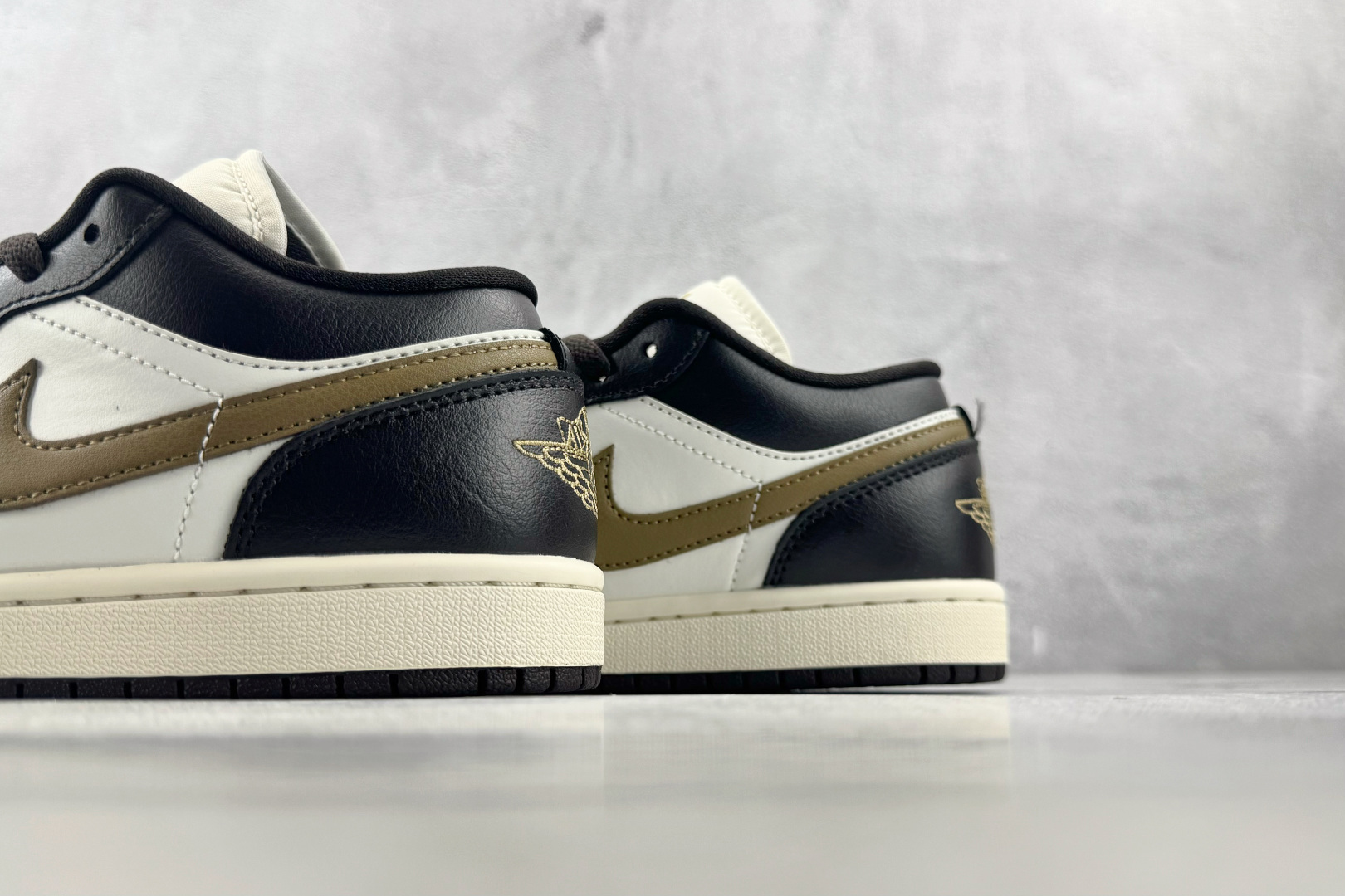 Mok Jordan Air Jordan 1 棕色 货号:DC0774-200 尺码:36 36.5 37.5 38 Mok Jordan Air Jordan 1 棕色 货号:DC0774-200 尺码:36 36.5 37.5 38