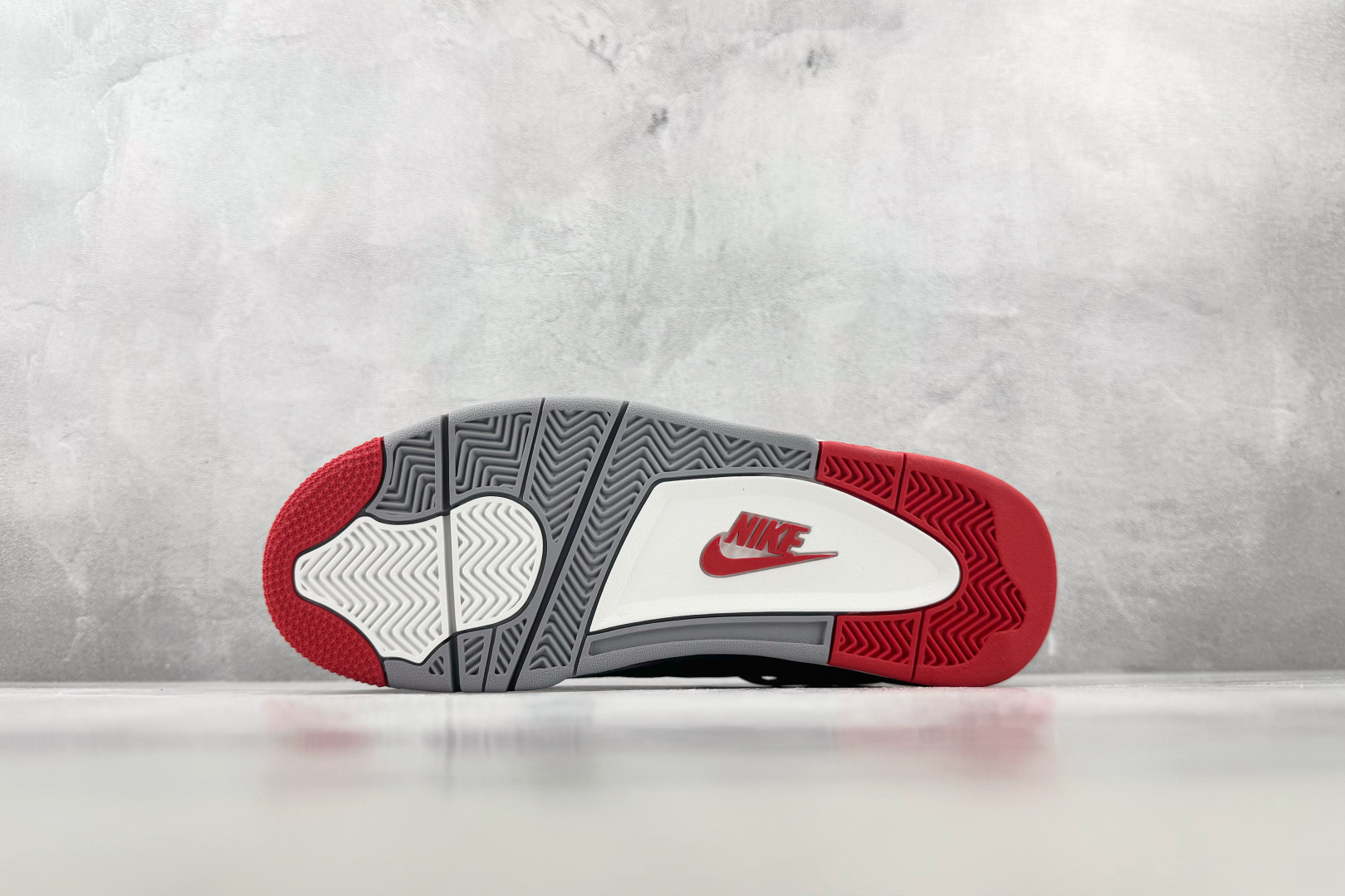 GX 顶级纯原 完美复刻 Jordan Air Jordan 4 Bred 黑色 货号:IX8180-001 尺码:40 GX 顶级纯原 完美复刻 Jordan Air Jordan 4 Bred 黑色 货号:IX8180-001 尺码:40