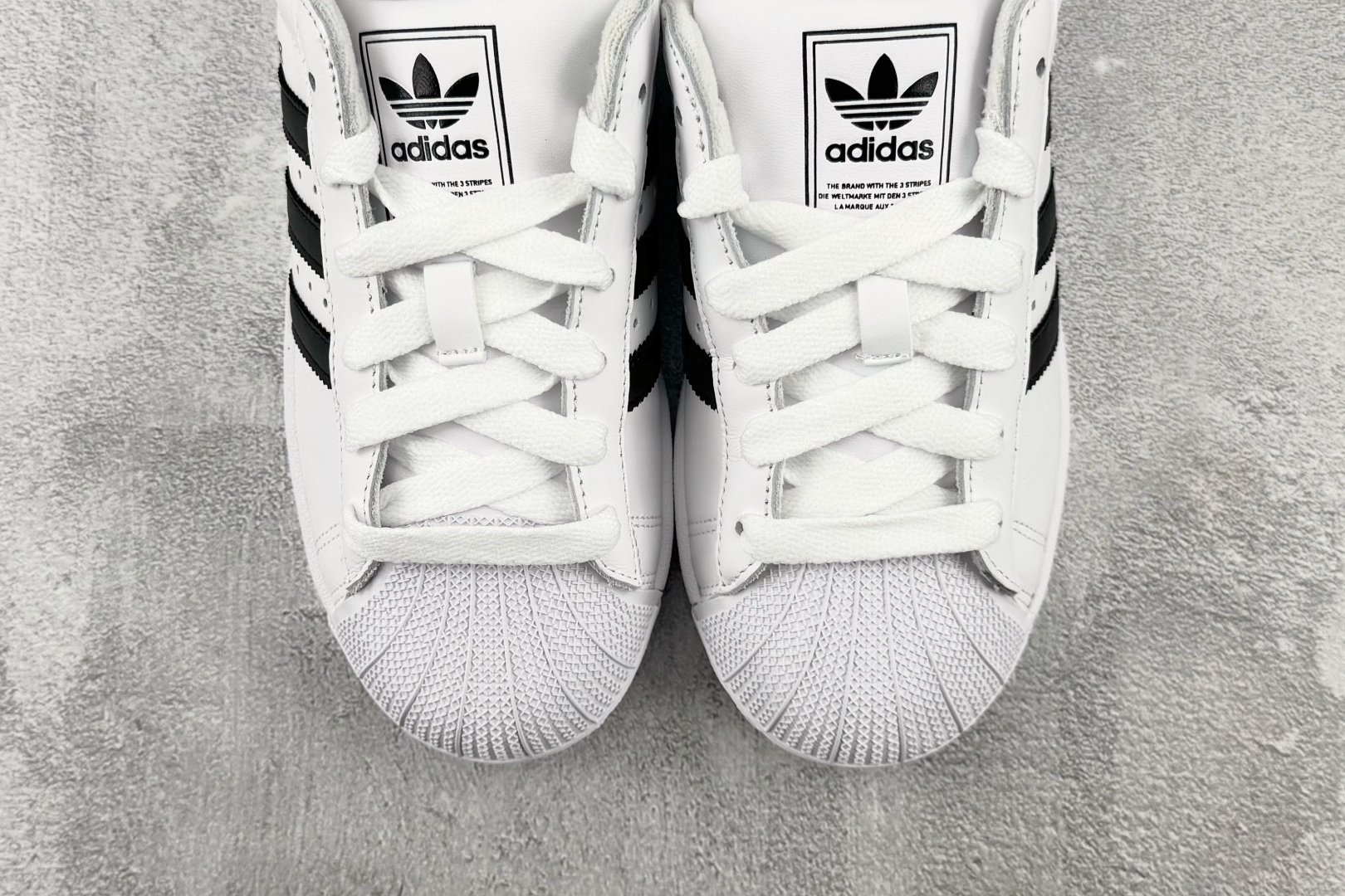 完美还原 正确版本 adidas originals Superstar 2 白色 货号:IH8659 尺码:35.5 完美还原 正确版本 adidas originals Superstar 2 白色 货号:IH8659 尺码:35.5