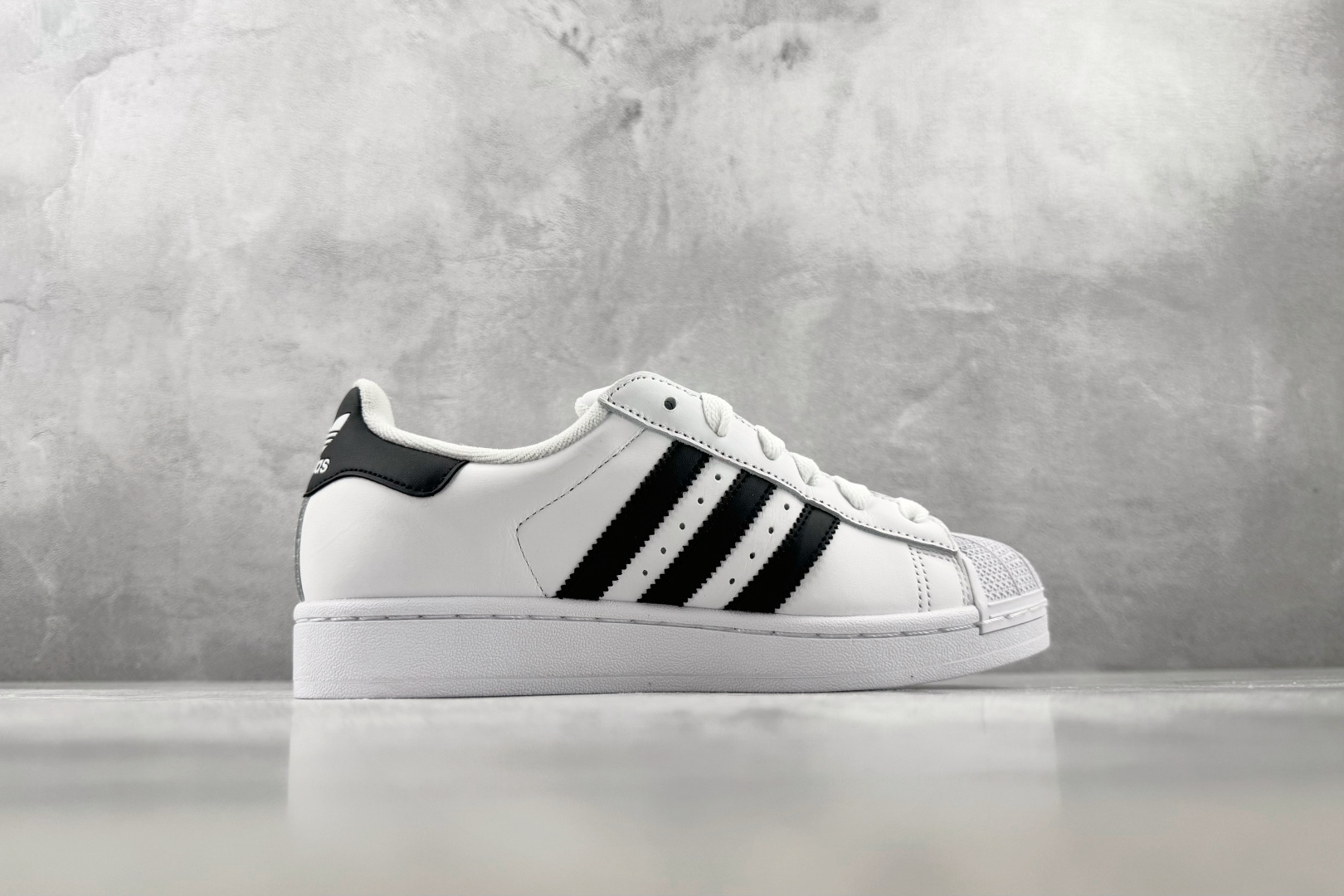 完美还原 正确版本 adidas originals Superstar 2 白色 货号:IH8659 尺码:35.5 完美还原 正确版本 adidas originals Superstar 2 白色 货号:IH8659 尺码:35.5