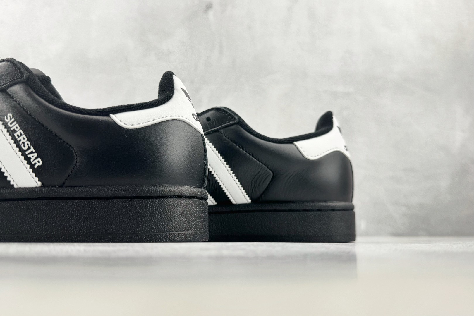 完美还原 正确版本 adidas originals Superstar 2 黑白 货号:JI0079 尺码:35.5 完美还原 正确版本 adidas originals Superstar 2 黑白 货号:JI0079 尺码:35.5