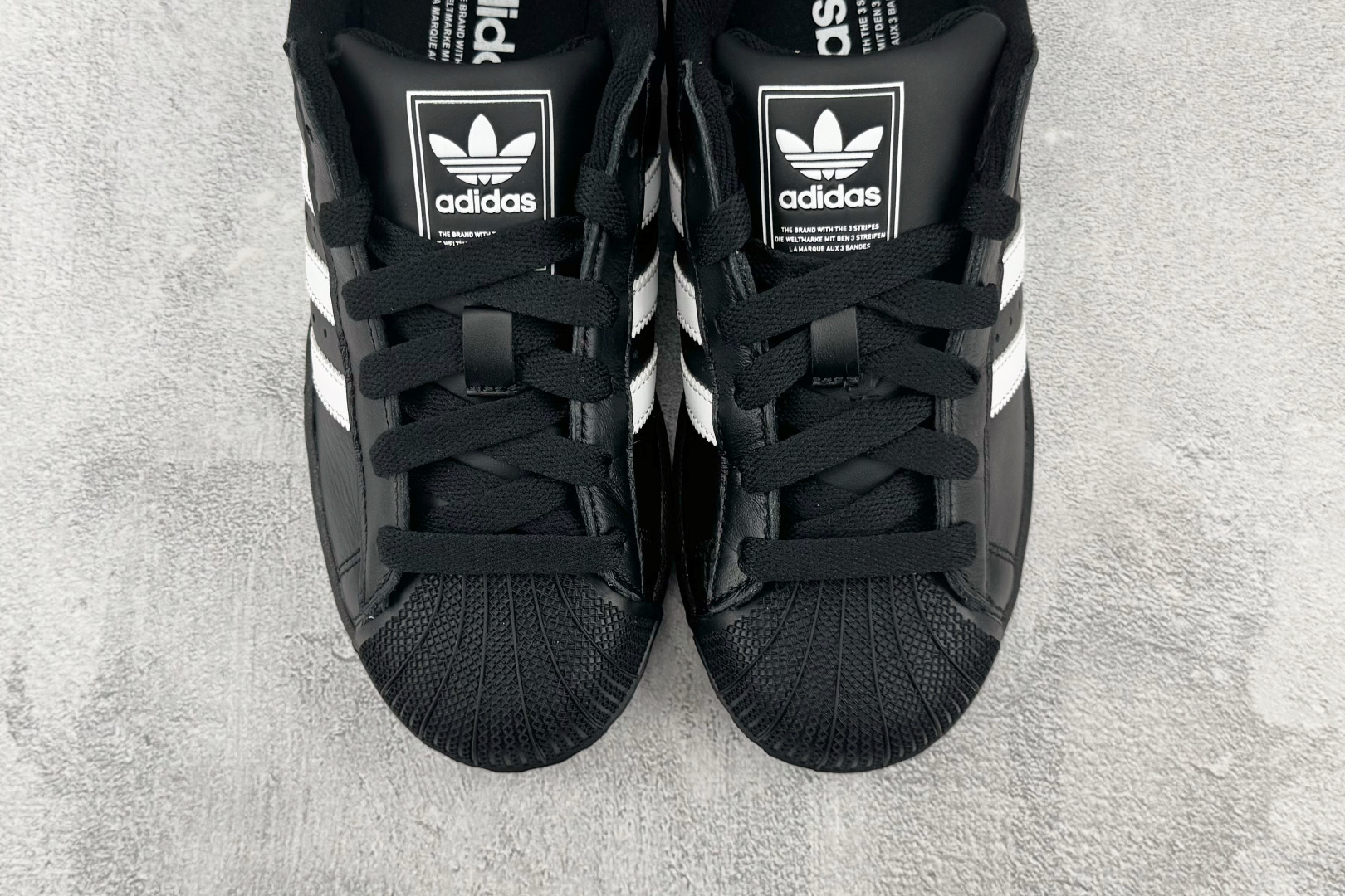 完美还原 正确版本 adidas originals Superstar 2 黑白 货号:JI0079 尺码:35.5 完美还原 正确版本 adidas originals Superstar 2 黑白 货号:JI0079 尺码:35.5