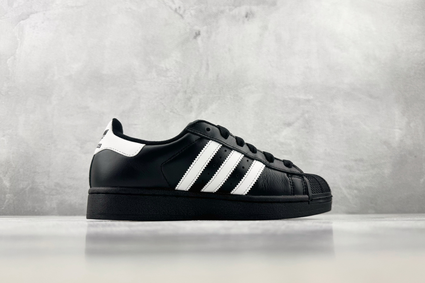 完美还原 正确版本 adidas originals Superstar 2 黑白 货号:JI0079 尺码:35.5 完美还原 正确版本 adidas originals Superstar 2 黑白 货号:JI0079 尺码:35.5