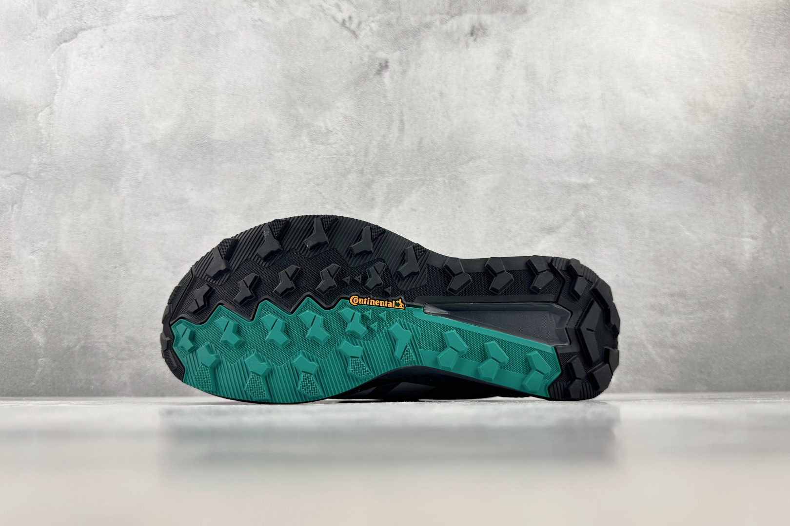 ToP adidas TERREX FREEHIKER 3 GTX 灰色 货号:LA3855 尺码:40 40.5 41 ToP adidas TERREX FREEHIKER 3 GTX 灰色 货号:LA3855 尺码:40 40.5 41