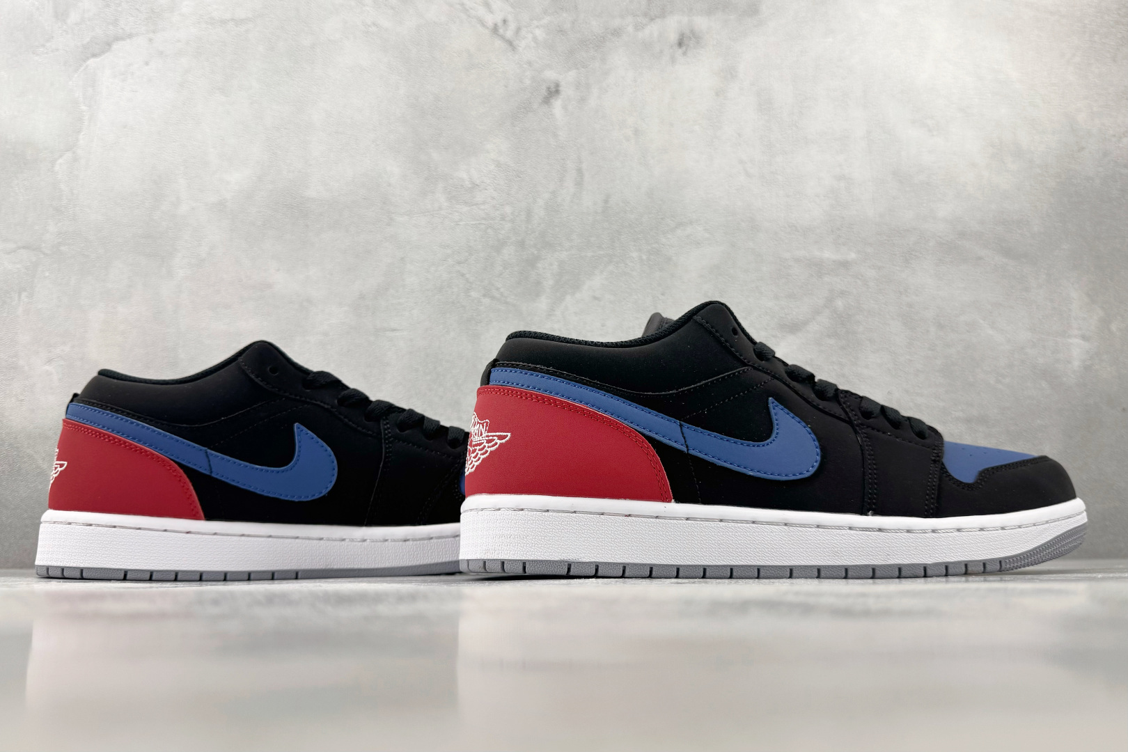 K版 综合版 Jordan Air Jordan 1 黑色 货号:-049 尺码:36 36.5 37.5 38 38. K版 综合版 Jordan Air Jordan 1 黑色 货号:-049 尺码:36 36.5 37.5 38 38.