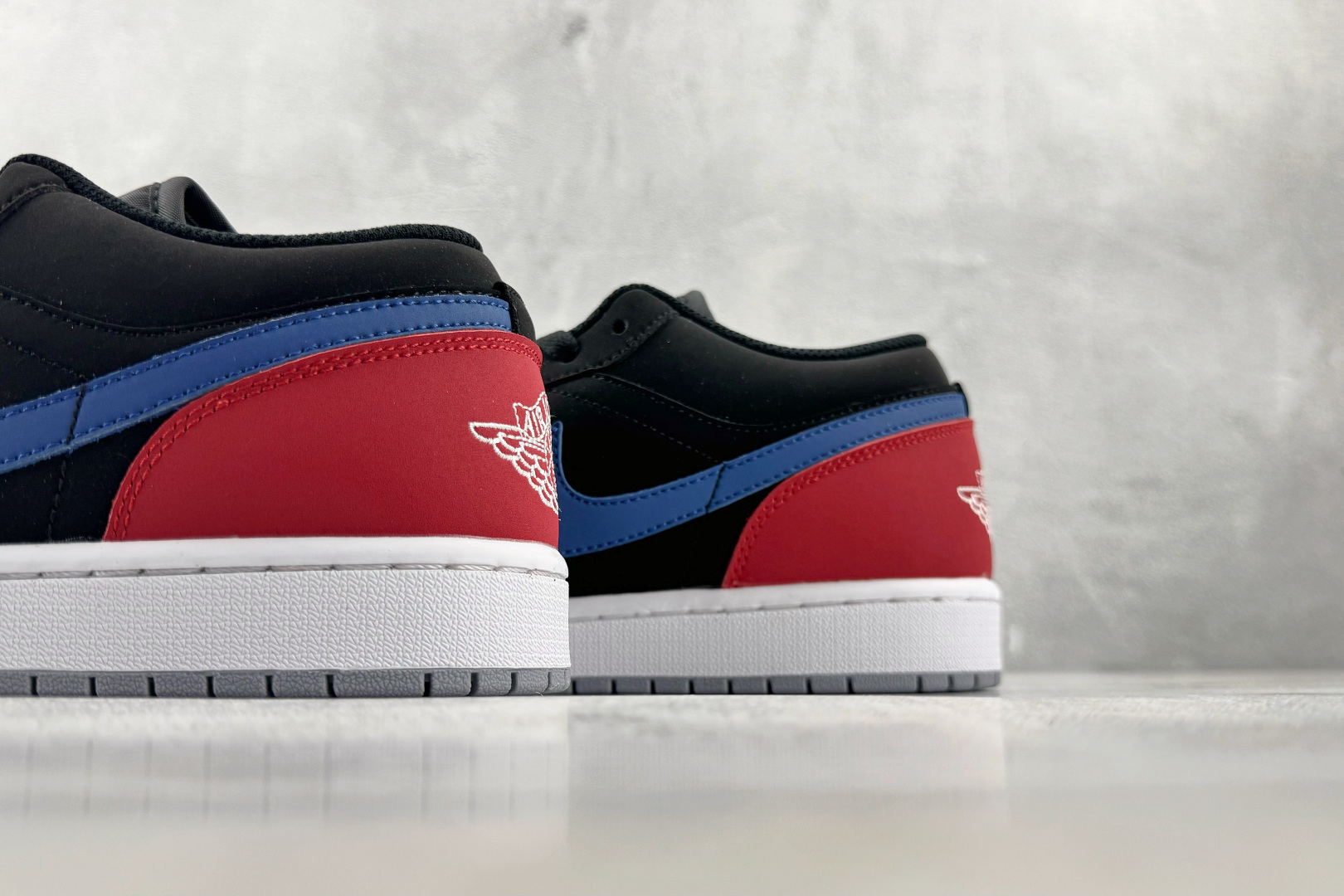 K版 综合版 Jordan Air Jordan 1 黑色 货号:-049 尺码:36 36.5 37.5 38 38. K版 综合版 Jordan Air Jordan 1 黑色 货号:-049 尺码:36 36.5 37.5 38 38.