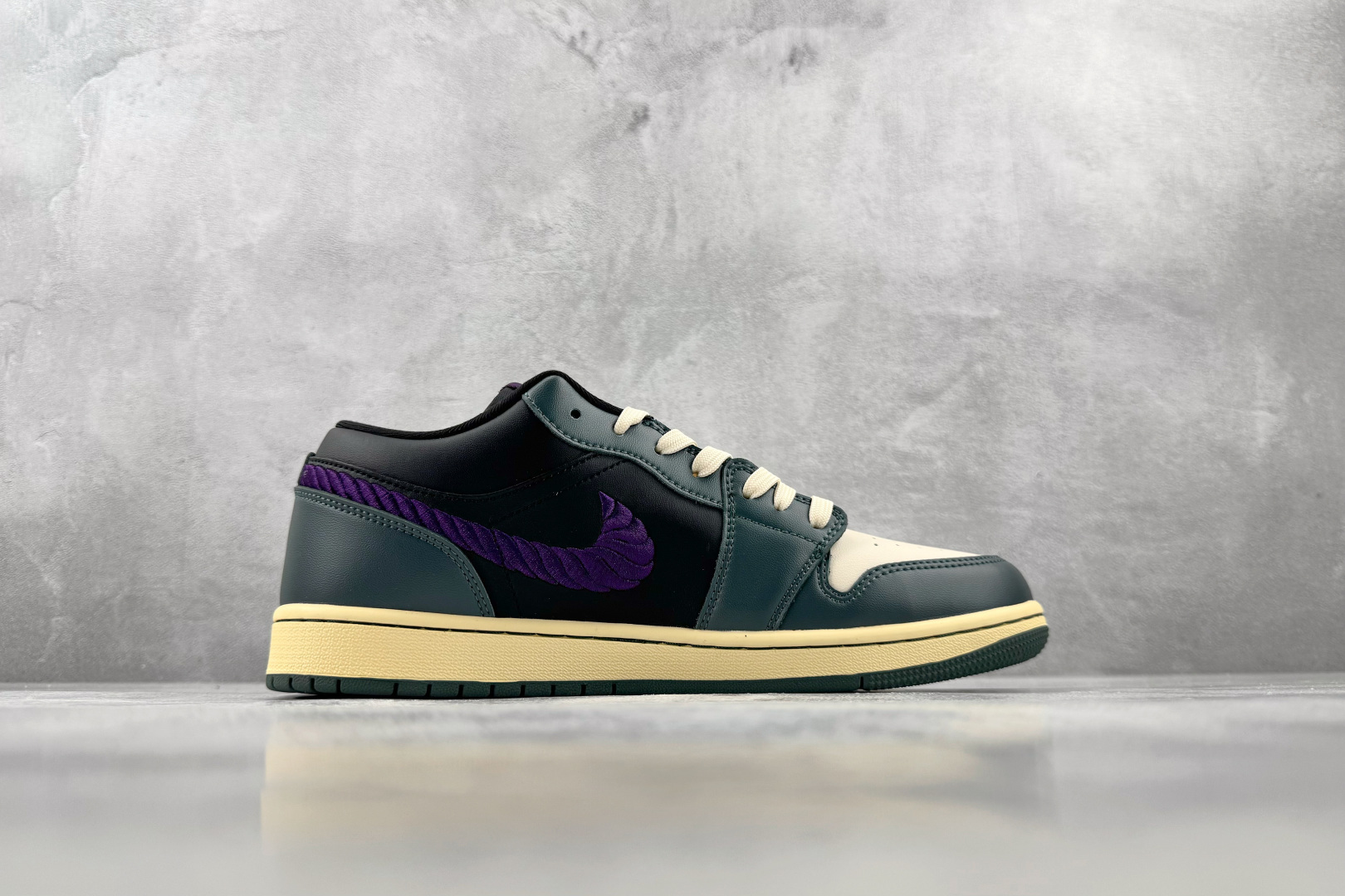 K版 综合版 Jordan Air Jordan 1 SE 绿色 货号:IW0771-338 尺码:36 36.5 37 K版 综合版 Jordan Air Jordan 1 SE 绿色 货号:IW0771-338 尺码:36 36.5 37