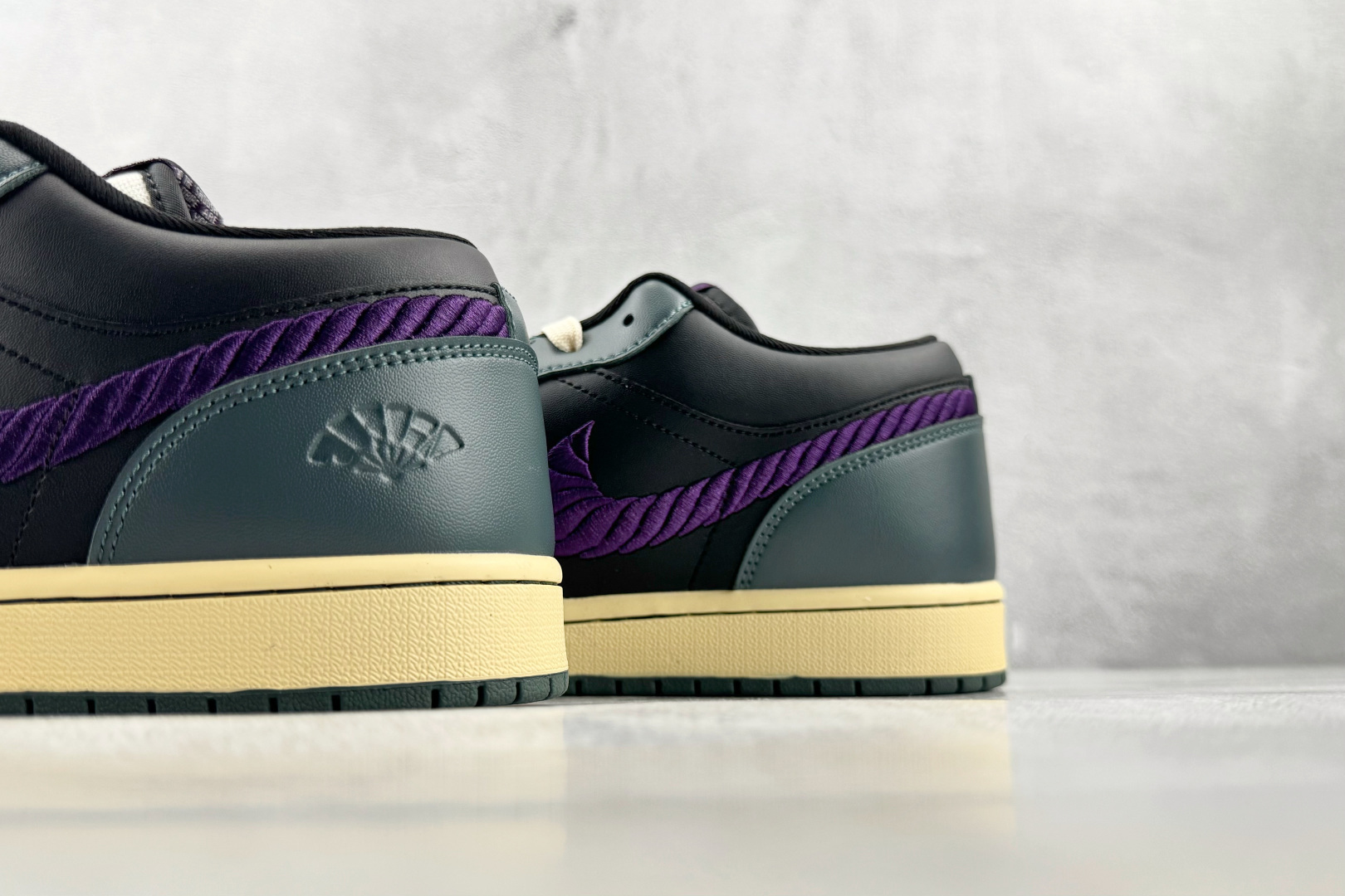 K版 综合版 Jordan Air Jordan 1 SE 绿色 货号:IW0771-338 尺码:36 36.5 37 K版 综合版 Jordan Air Jordan 1 SE 绿色 货号:IW0771-338 尺码:36 36.5 37