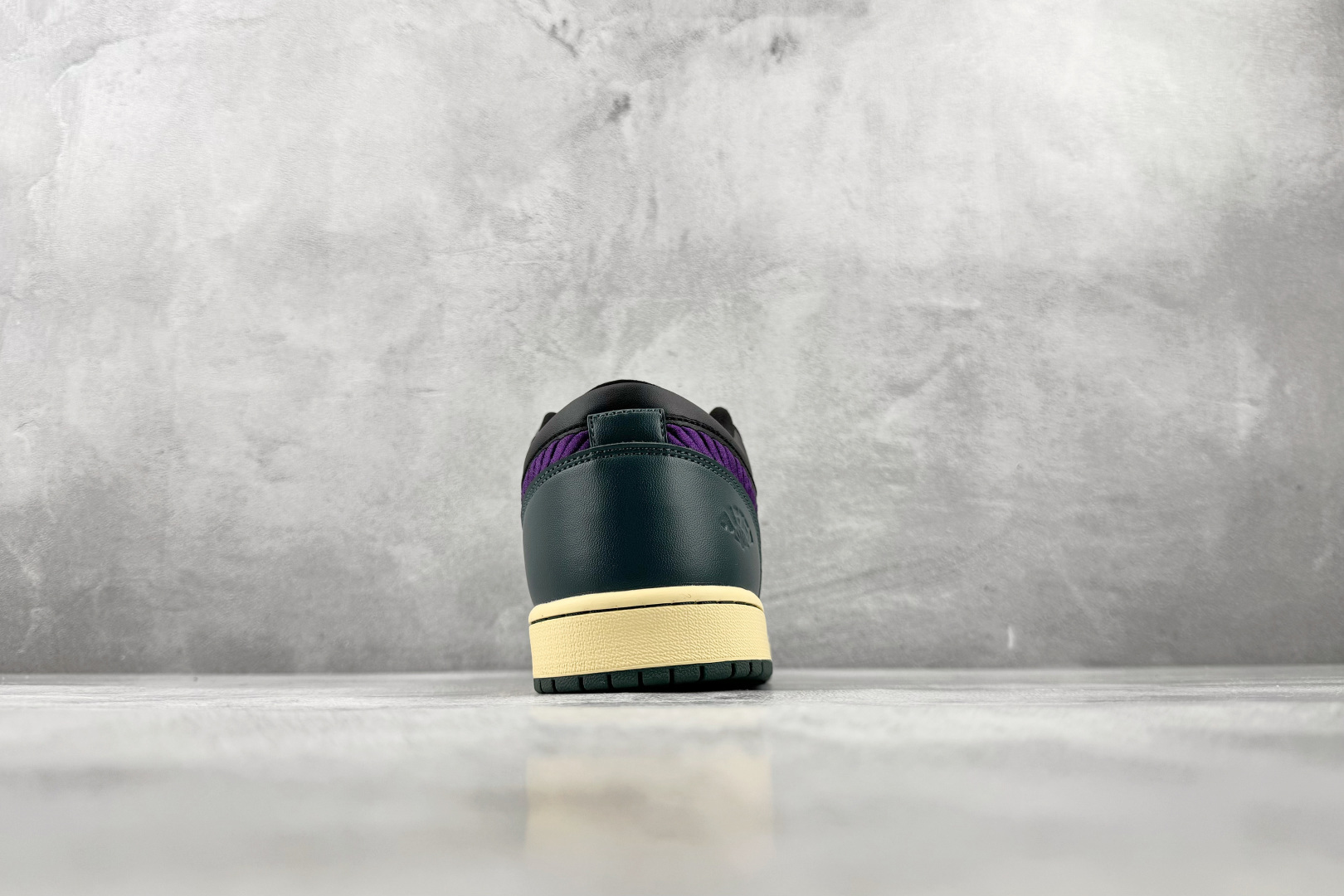 K版 综合版 Jordan Air Jordan 1 SE 绿色 货号:IW0771-338 尺码:36 36.5 37 K版 综合版 Jordan Air Jordan 1 SE 绿色 货号:IW0771-338 尺码:36 36.5 37