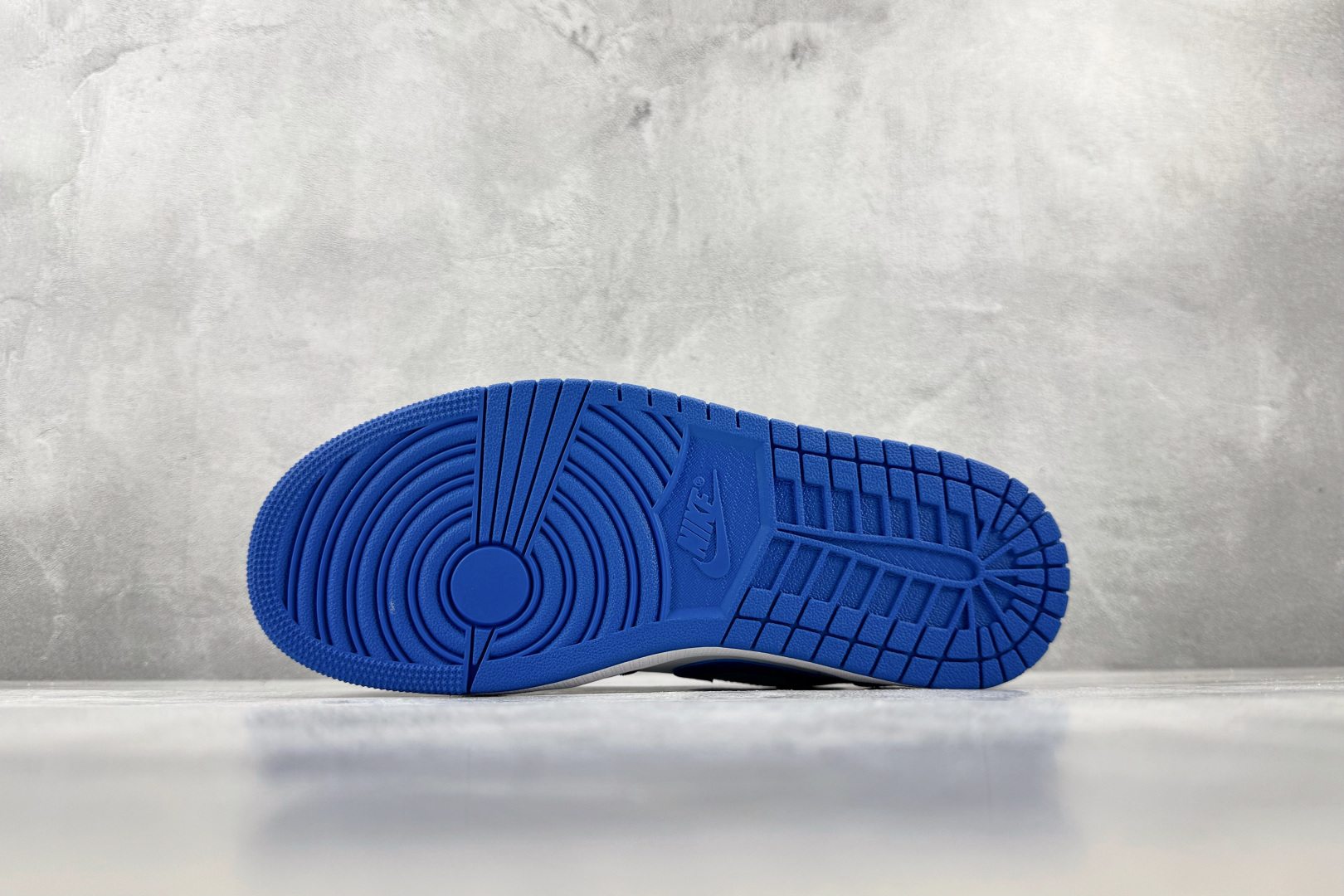 Mok  Jordan Air Jordan 1 Low "Royal Toe" 黑蓝白 货号：-140 尺码：36 3