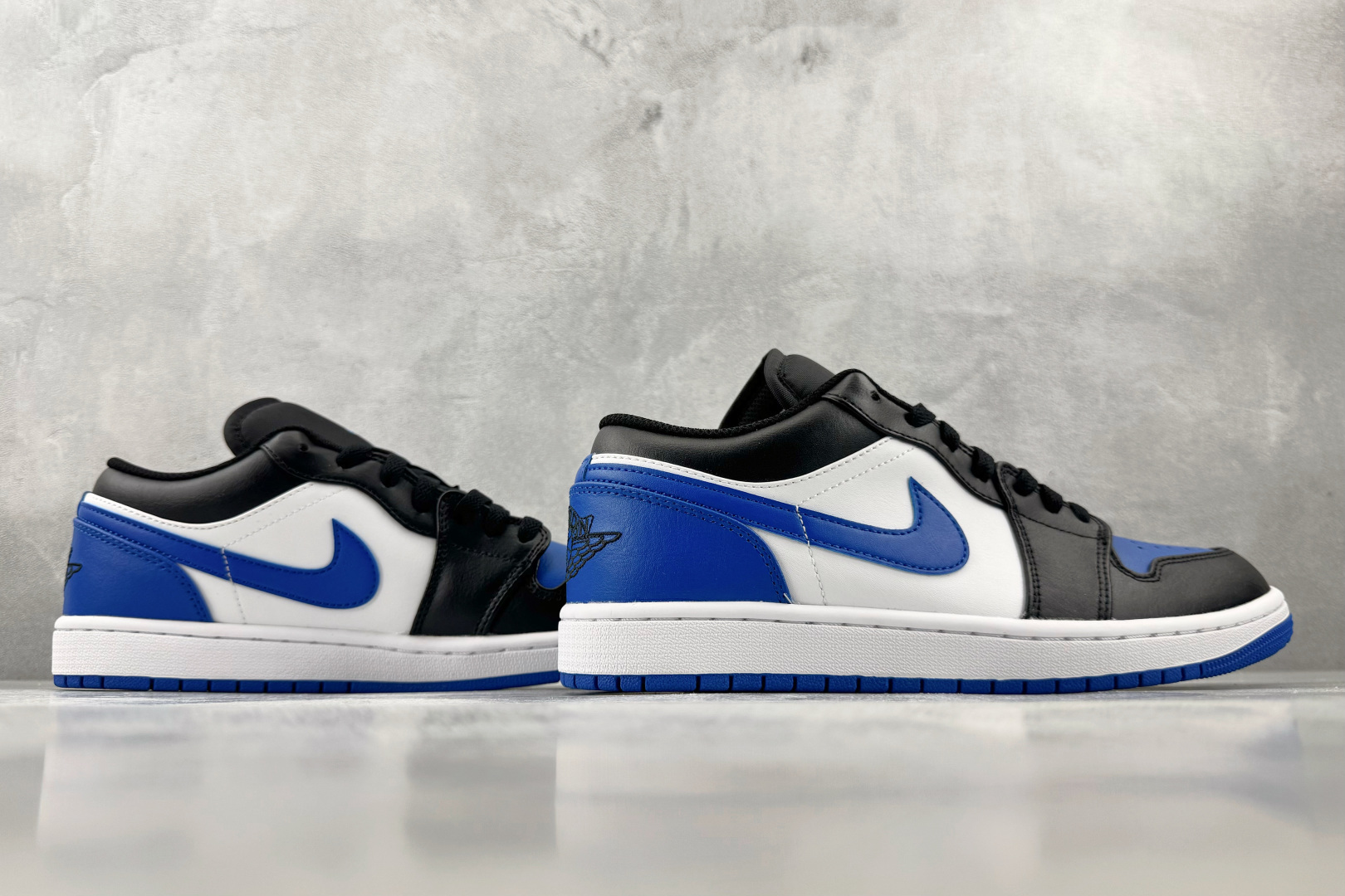 Mok  Jordan Air Jordan 1 Low "Royal Toe" 黑蓝白 货号：-140 尺码：36 3