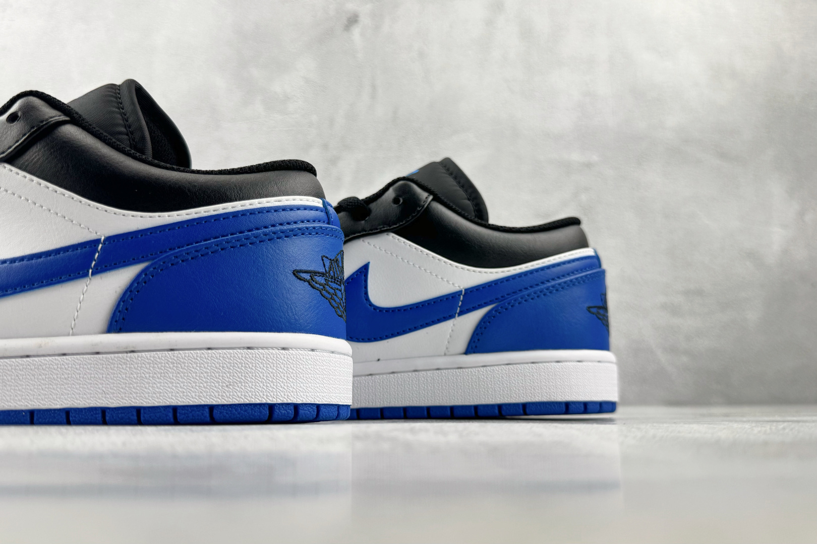 Mok  Jordan Air Jordan 1 Low "Royal Toe" 黑蓝白 货号：-140 尺码：36 3