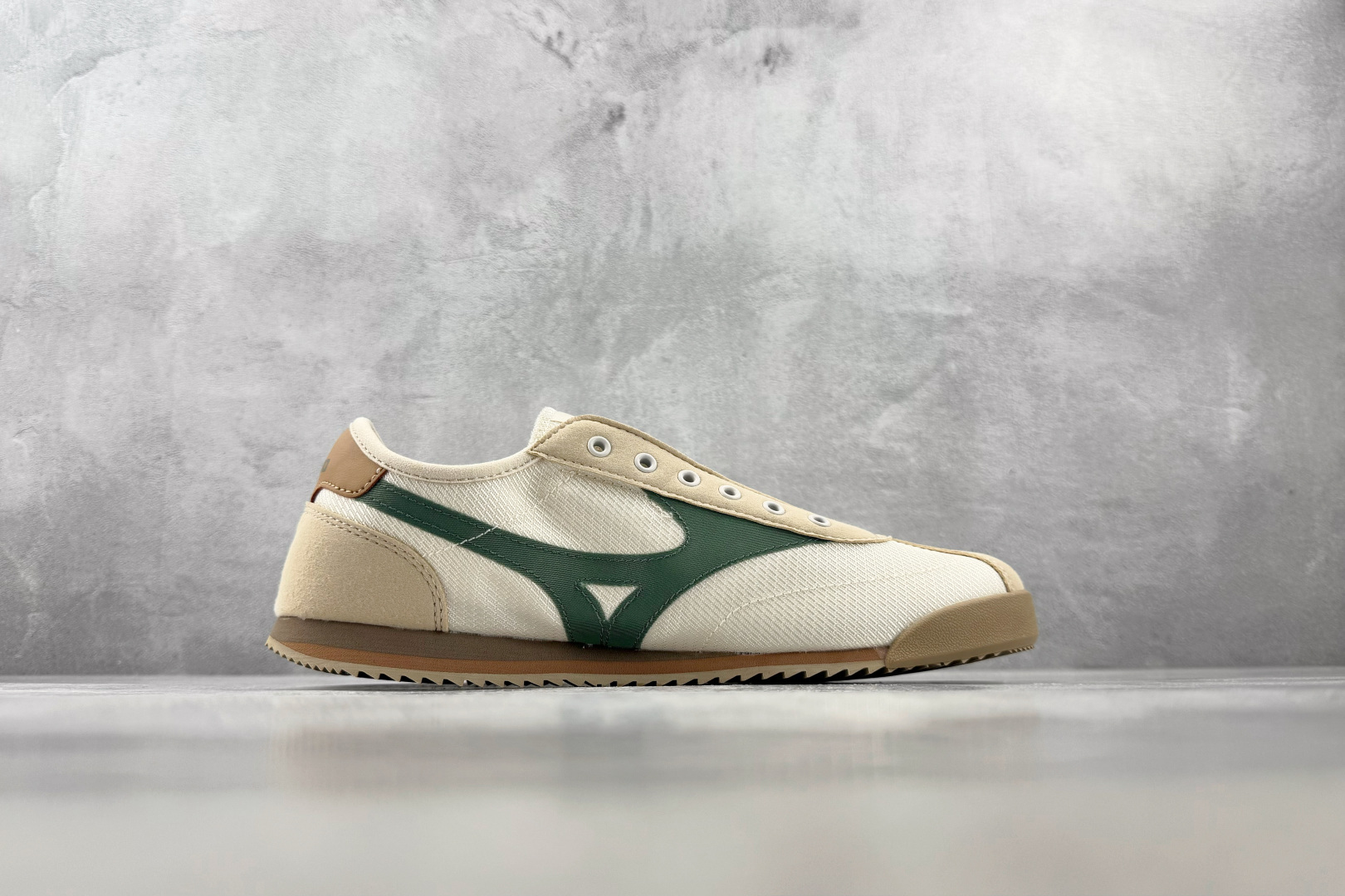 K13 Mizuno LG 60S SLIP-ON 米白 货号:D1GH 尺码:36 36.5 37.5 38 38.5 K13 Mizuno LG 60S SLIP-ON 米白 货号:D1GH 尺码:36 36.5 37.5 38 38.5
