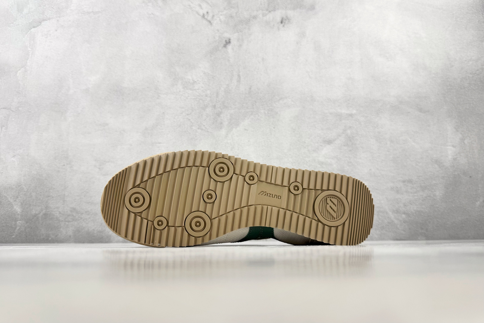 K13 Mizuno LG 60S SLIP-ON 米白 货号:D1GH 尺码:36 36.5 37.5 38 38.5 K13 Mizuno LG 60S SLIP-ON 米白 货号:D1GH 尺码:36 36.5 37.5 38 38.5
