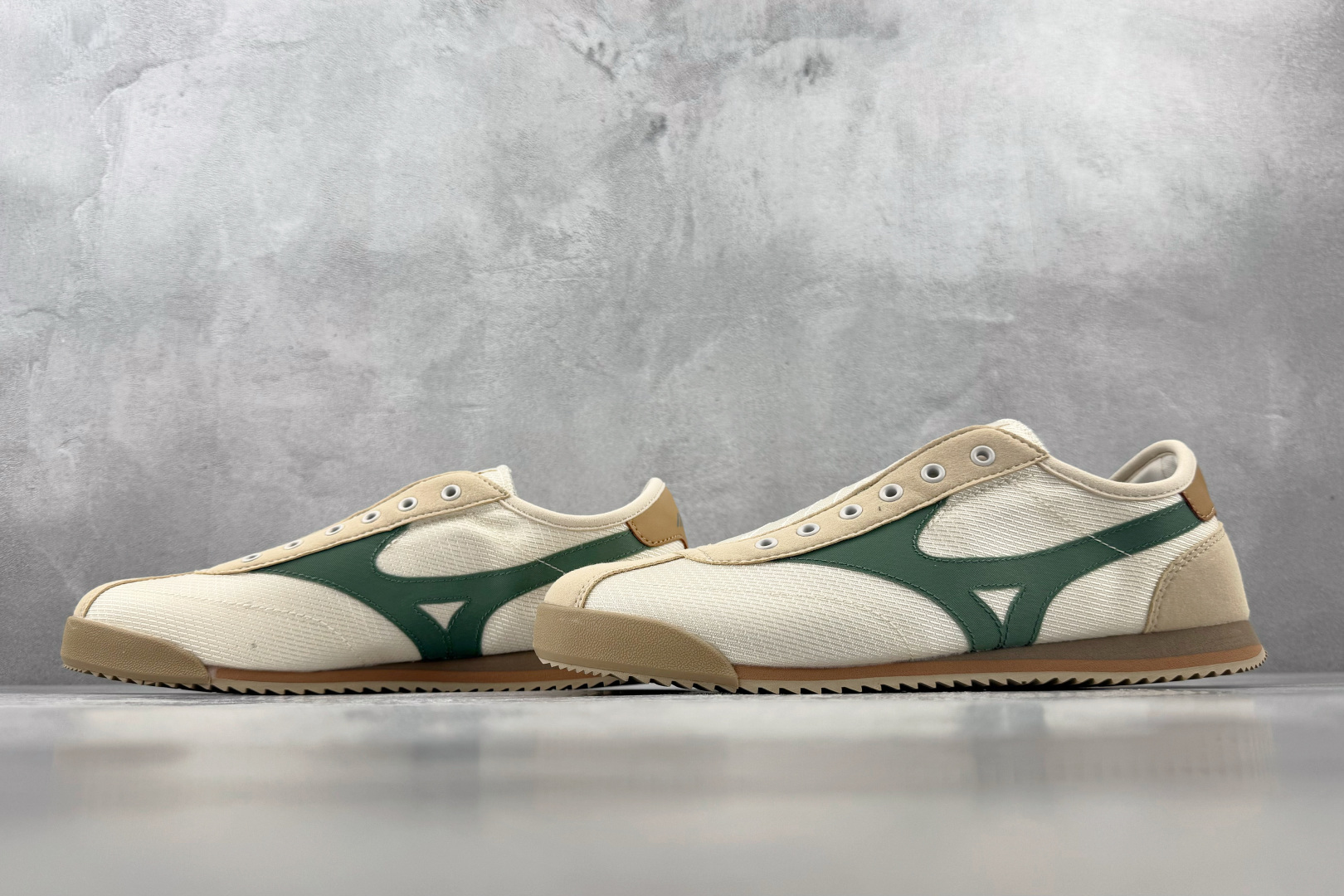 K13 Mizuno LG 60S SLIP-ON 米白 货号:D1GH 尺码:36 36.5 37.5 38 38.5 K13 Mizuno LG 60S SLIP-ON 米白 货号:D1GH 尺码:36 36.5 37.5 38 38.5