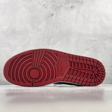 K版 综合版 Jordan Air Jordan 1 RETRO LOW OG 蓝白 货号:IX8478-410 尺码: K版 综合版 Jordan Air Jordan 1 RETRO LOW OG 蓝白 货号:IX8478-410 尺码:
