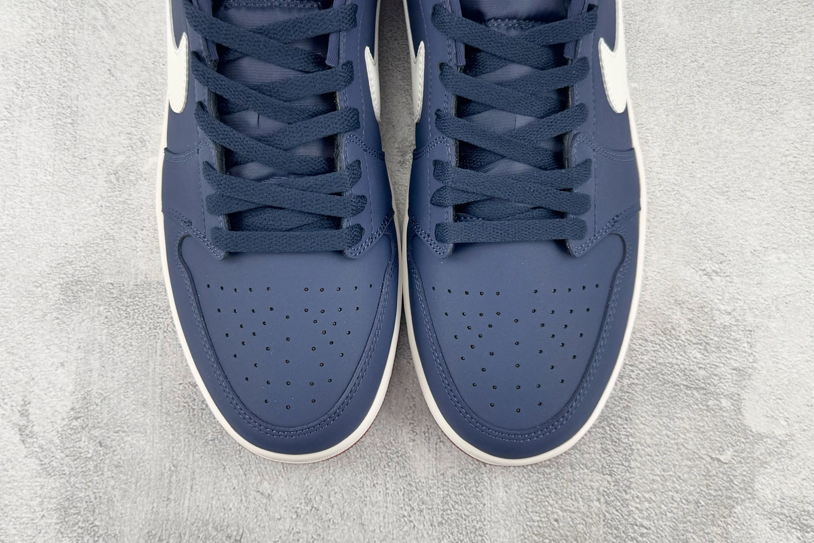 K版 综合版 Jordan Air Jordan 1 RETRO LOW OG 蓝白 货号:IX8478-410 尺码: K版 综合版 Jordan Air Jordan 1 RETRO LOW OG 蓝白 货号:IX8478-410 尺码: