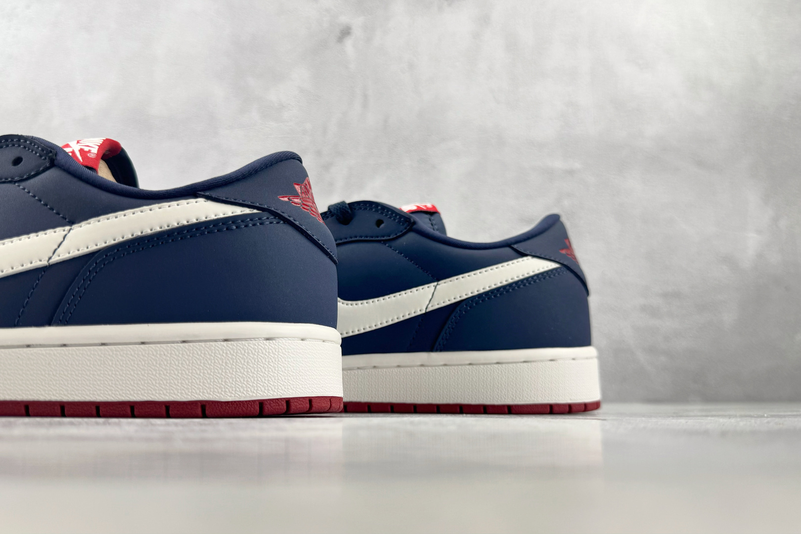 K版 综合版 Jordan Air Jordan 1 RETRO LOW OG 蓝白 货号:IX8478-410 尺码: K版 综合版 Jordan Air Jordan 1 RETRO LOW OG 蓝白 货号:IX8478-410 尺码: