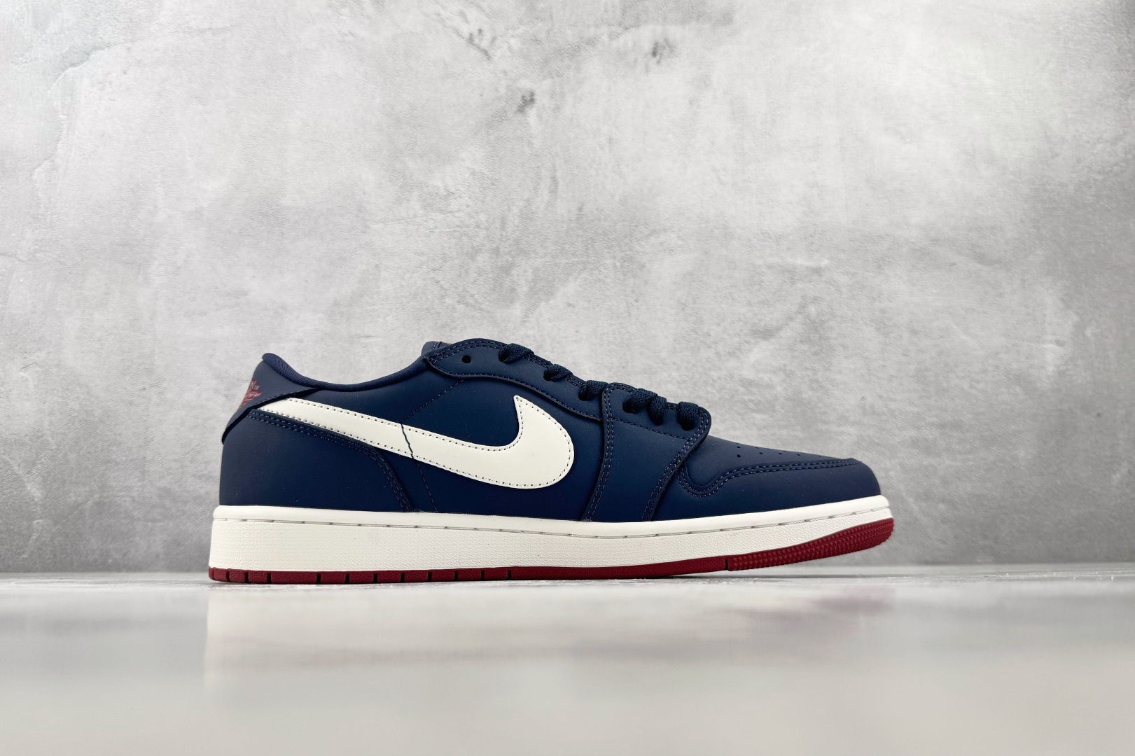 K版 综合版 Jordan Air Jordan 1 RETRO LOW OG 蓝白 货号:IX8478-410 尺码: K版 综合版 Jordan Air Jordan 1 RETRO LOW OG 蓝白 货号:IX8478-410 尺码:
