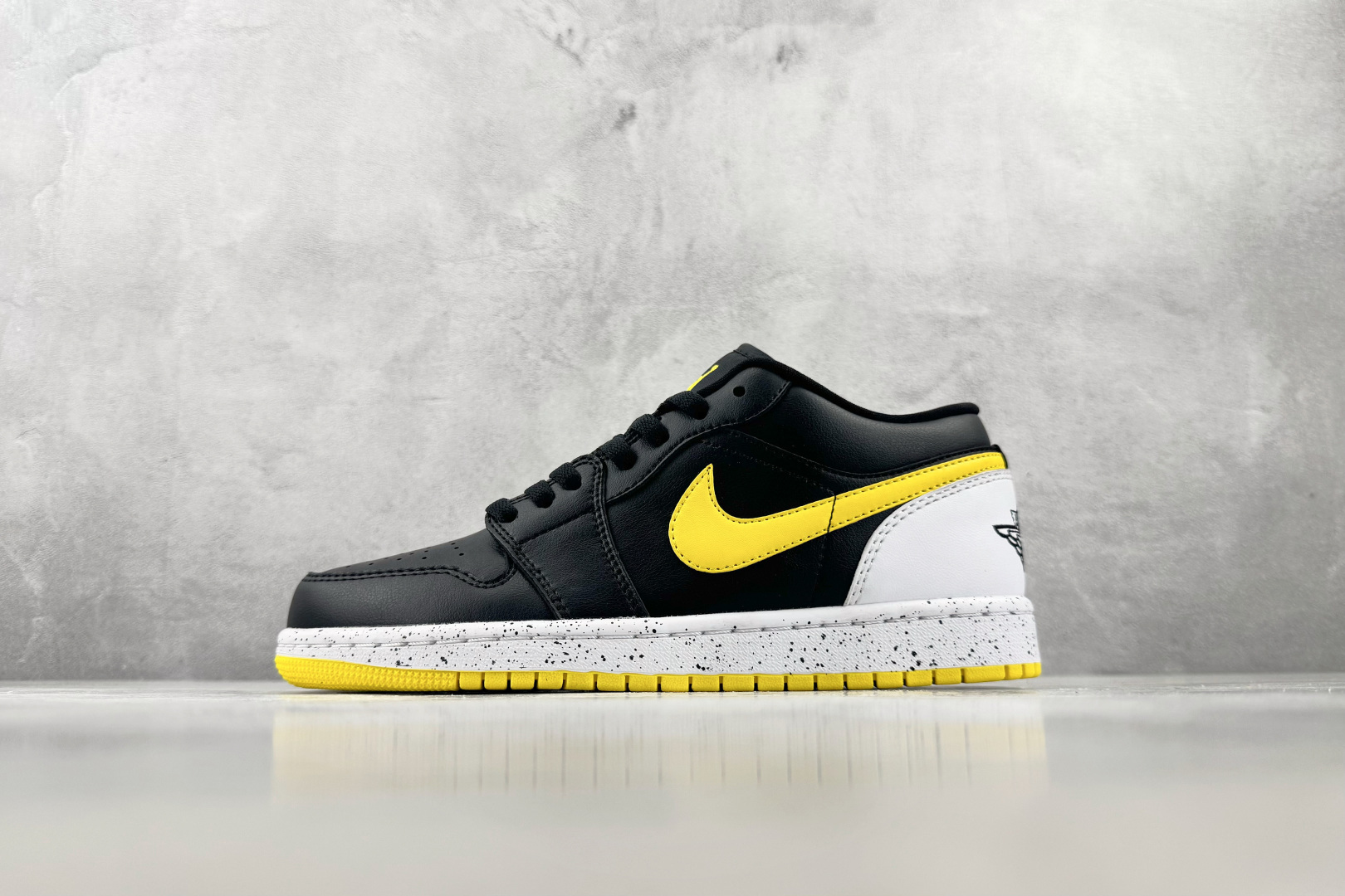 K版/徐 综合版 Jordan Air Jordan 1 SE 黑白黄 货号:IX3529-010 尺码:36 36.5 K版/徐 综合版 Jordan Air Jordan 1 SE 黑白黄 货号:IX3529-010 尺码:36 36.5