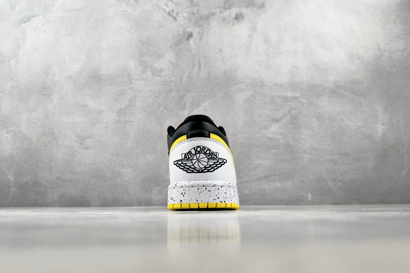 K版/徐 综合版 Jordan Air Jordan 1 SE 黑白黄 货号:IX3529-010 尺码:36 36.5 K版/徐 综合版 Jordan Air Jordan 1 SE 黑白黄 货号:IX3529-010 尺码:36 36.5