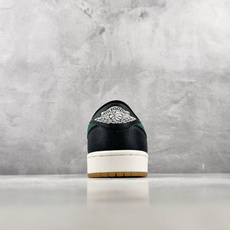 XC Jordan Air Jordan 1 Retro OG 白黑绿 货号:IR2283-030 尺码:36 36.5 XC Jordan Air Jordan 1 Retro OG 白黑绿 货号:IR2283-030 尺码:36 36.5