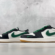 XC Jordan Air Jordan 1 Retro OG 白黑绿 货号:IR2283-030 尺码:36 36.5 XC Jordan Air Jordan 1 Retro OG 白黑绿 货号:IR2283-030 尺码:36 36.5